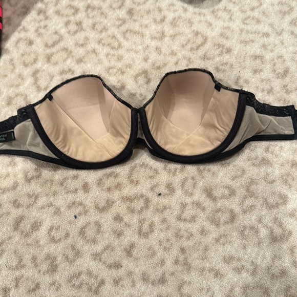 Strapless Natori Bra - Picture 5 of 5